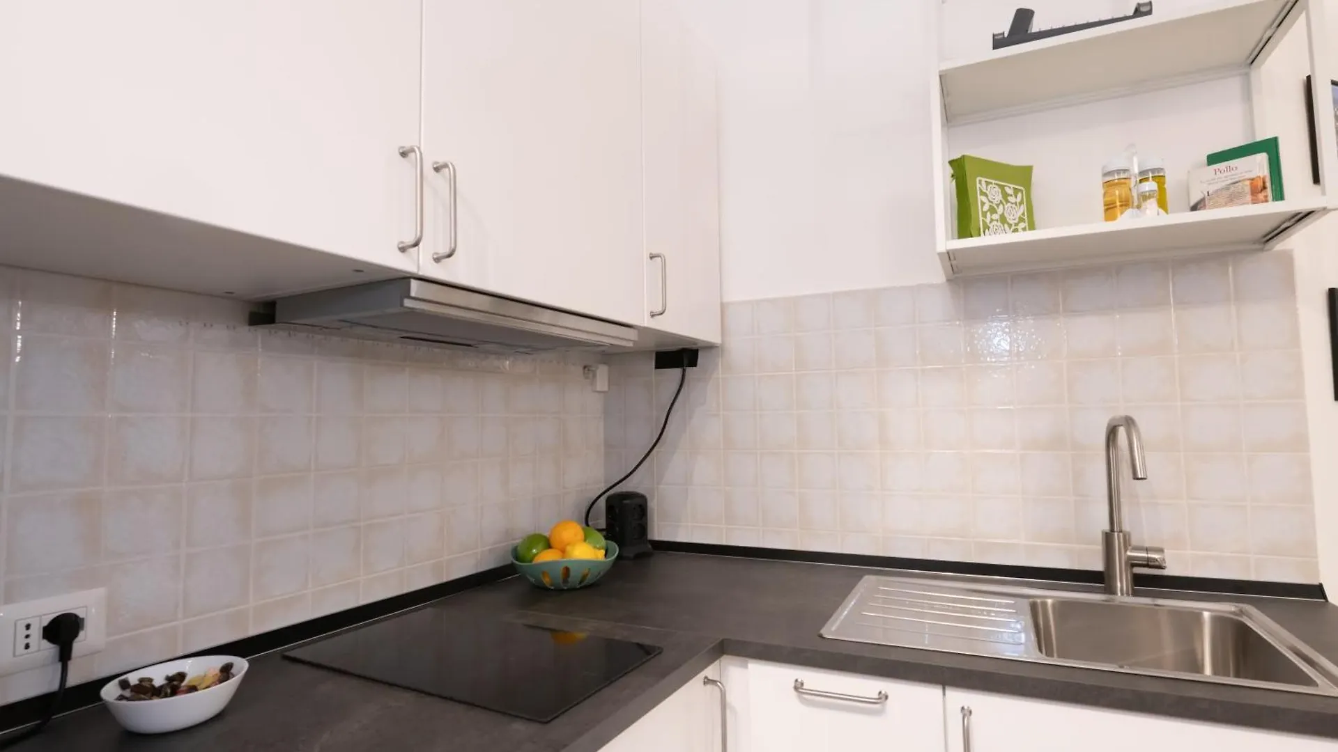 La Dolce Vita Apartment - Metro Jonio Rome
