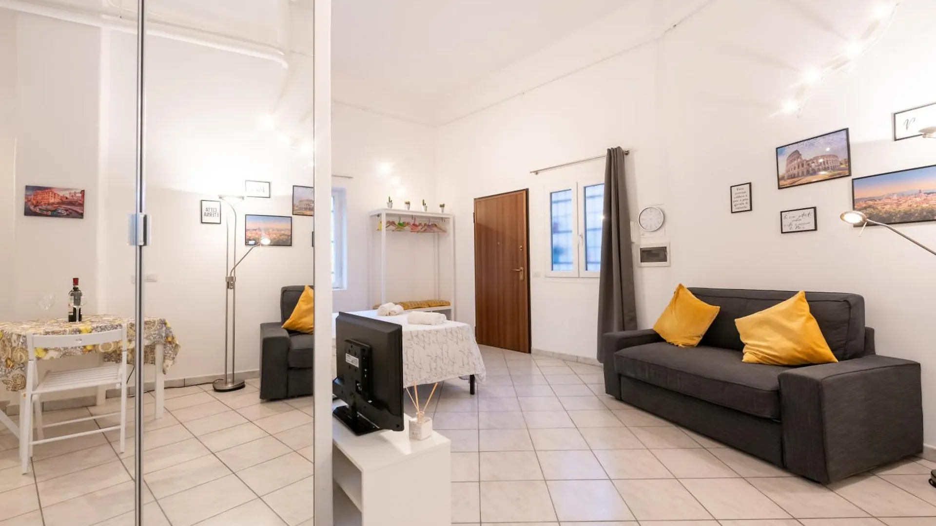 La Dolce Vita Apartment - Metro Jonio Rome 0*,