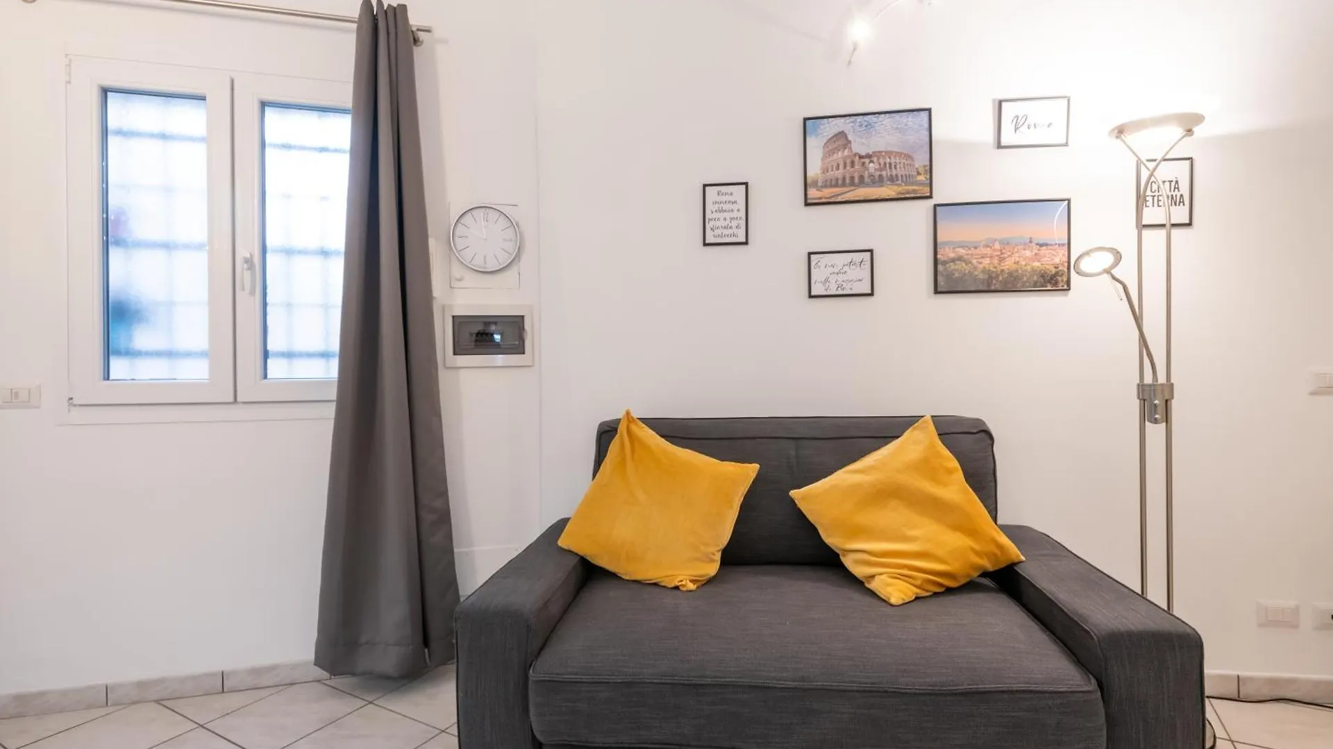 La Dolce Vita Apartment - Metro Jonio Rome Italy