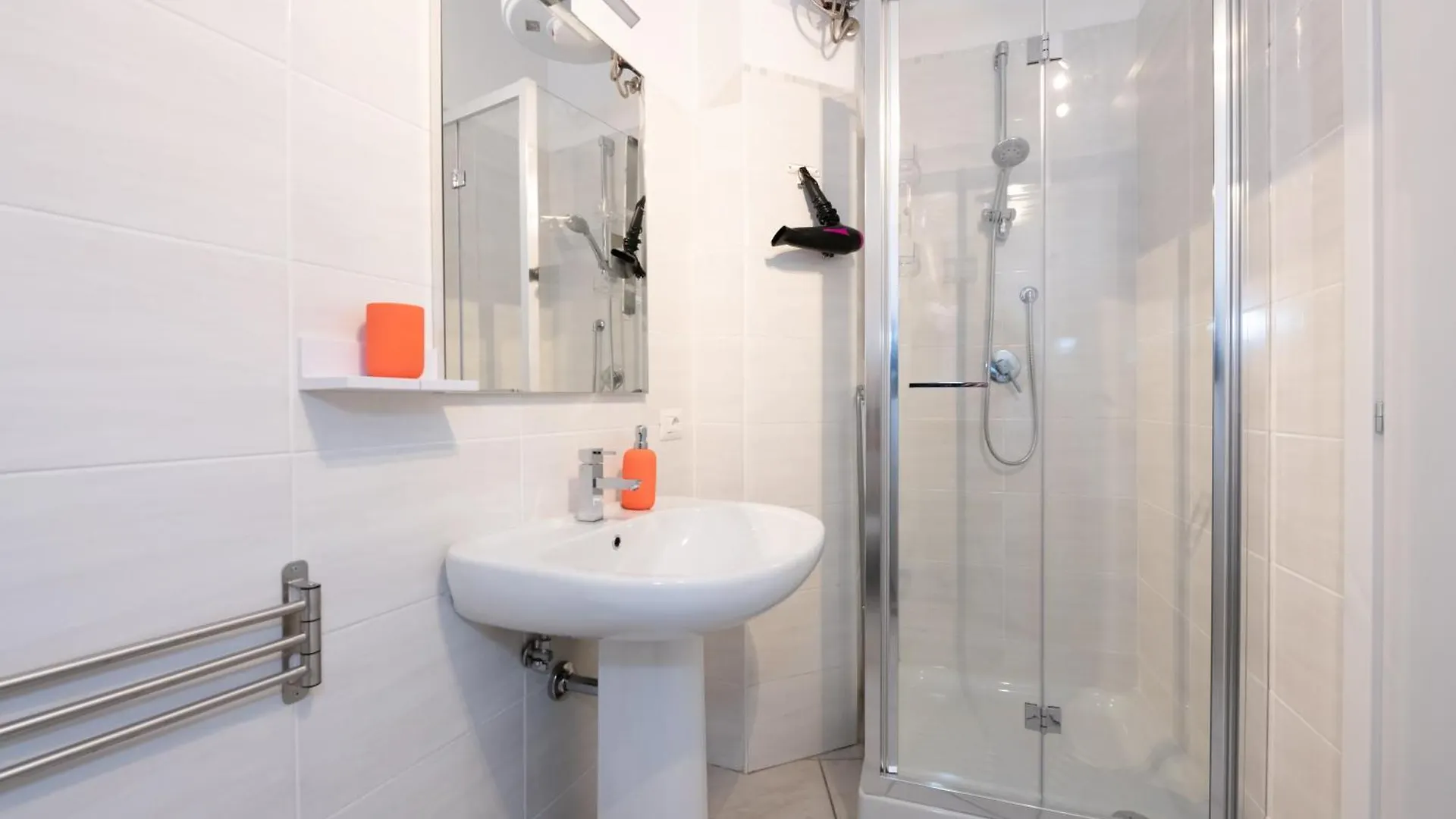 La Dolce Vita Apartment - Metro Jonio Rome Italy