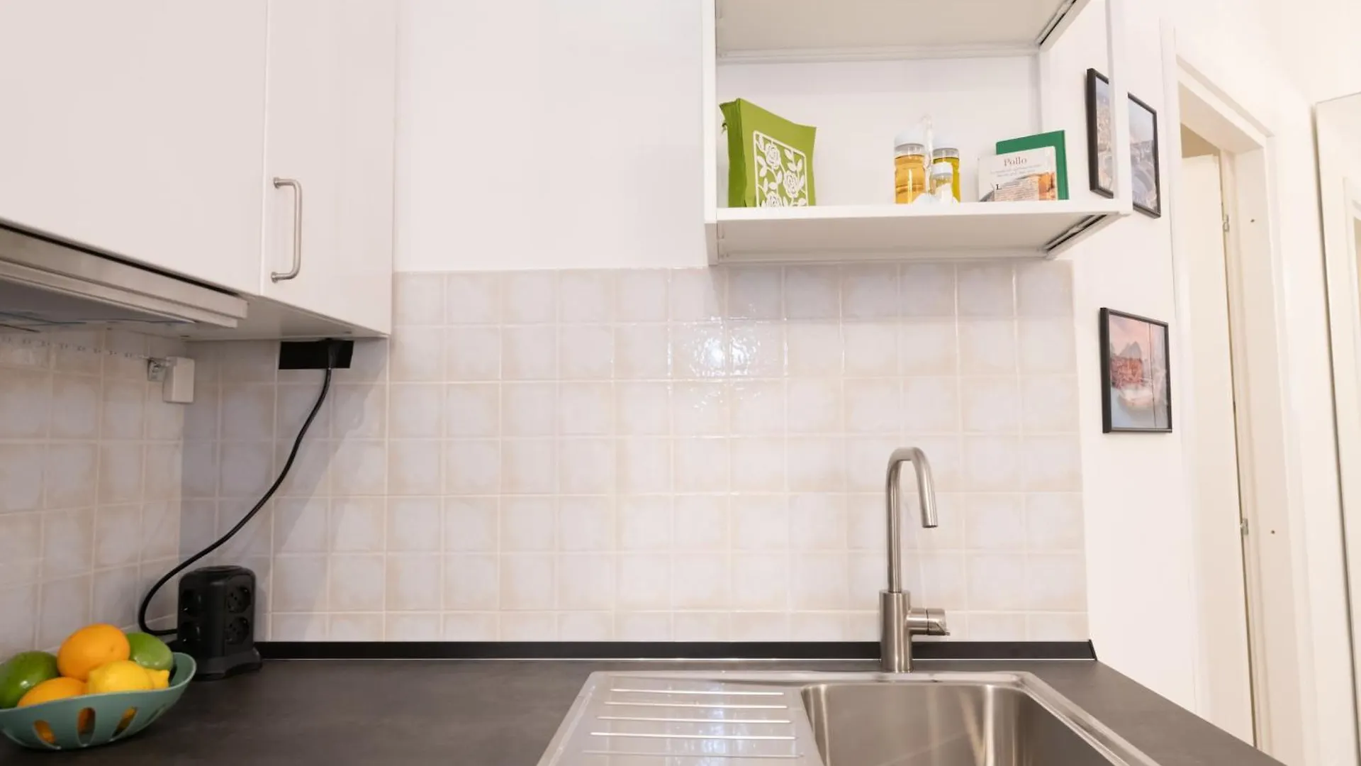 La Dolce Vita Apartment - Metro Jonio Rome